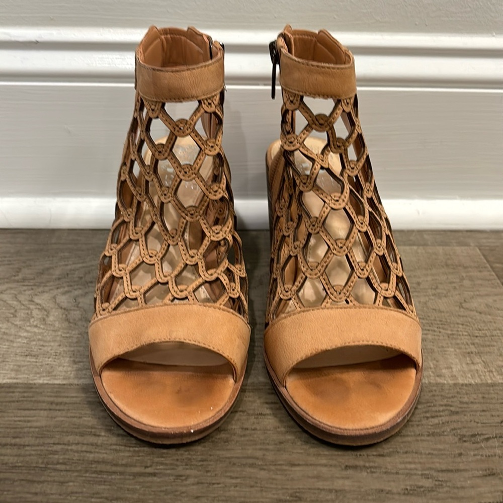 Vince Camuto tan size 6 block sandals